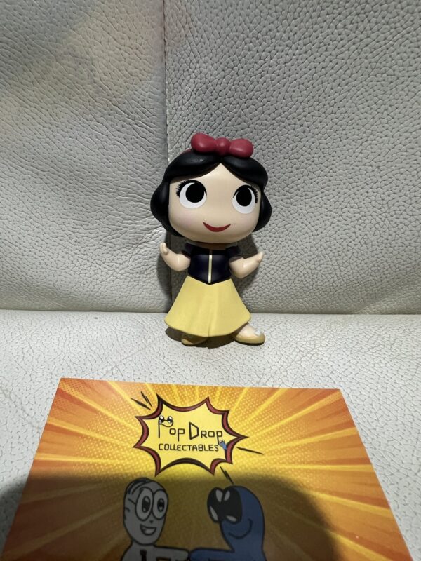 Snow White mystery mini